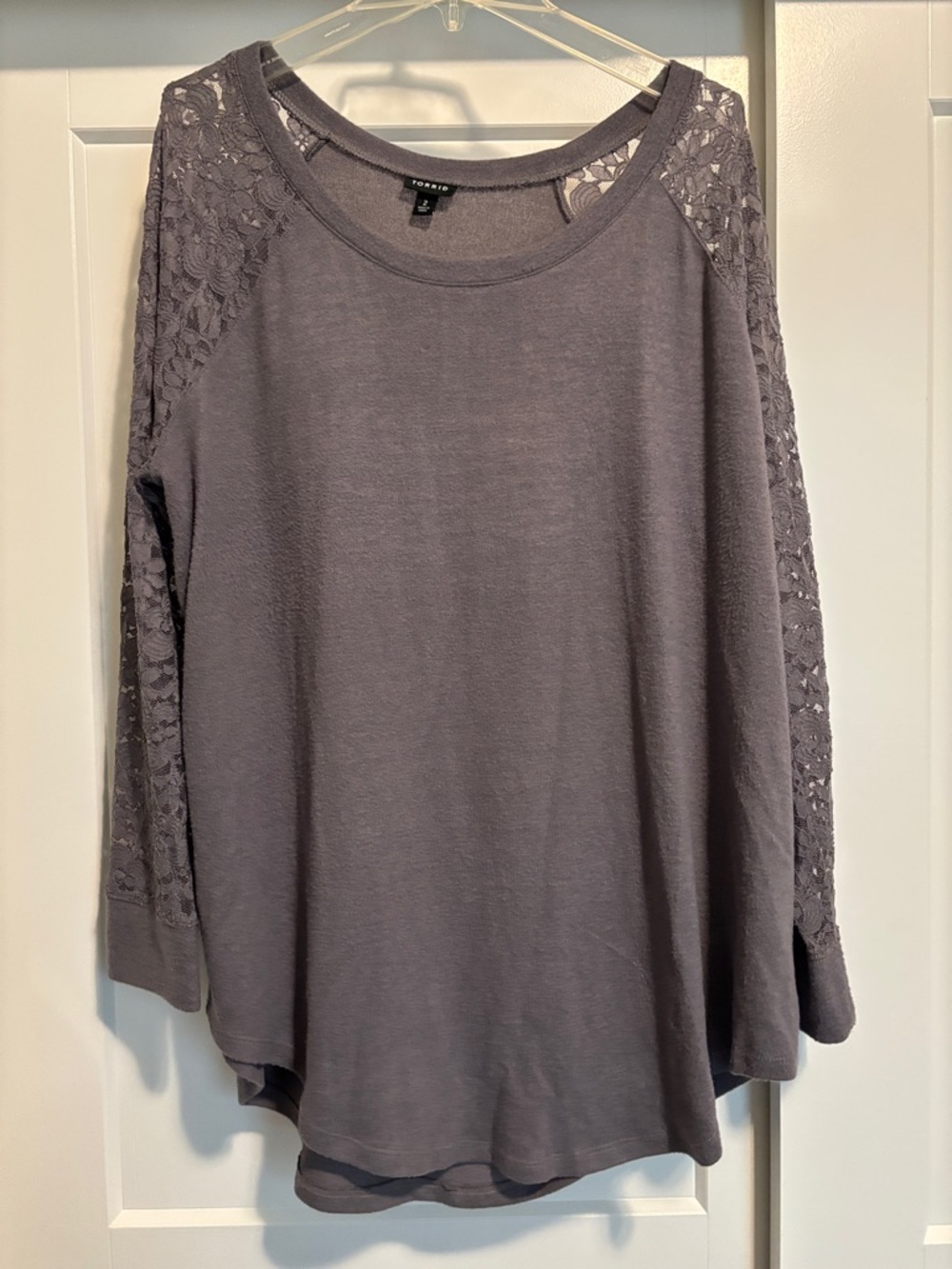 torrid Lavender Gray Lace-Sleeve Scoop Neck Top size 2